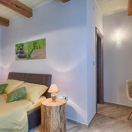 Patrick Вилла *